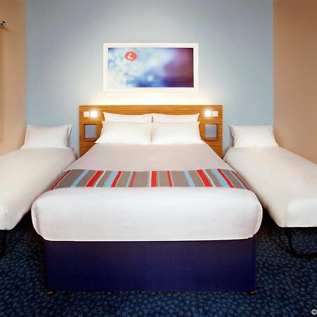 Ramada Encore York Kültér fotó