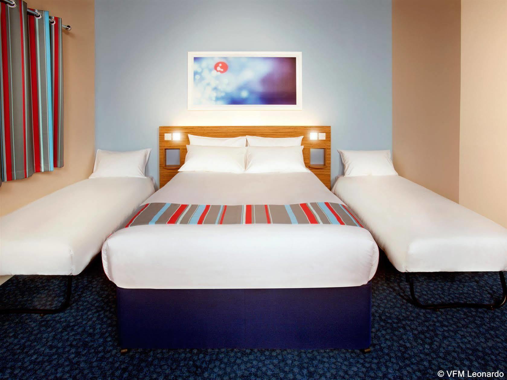 Ramada Encore York Kültér fotó