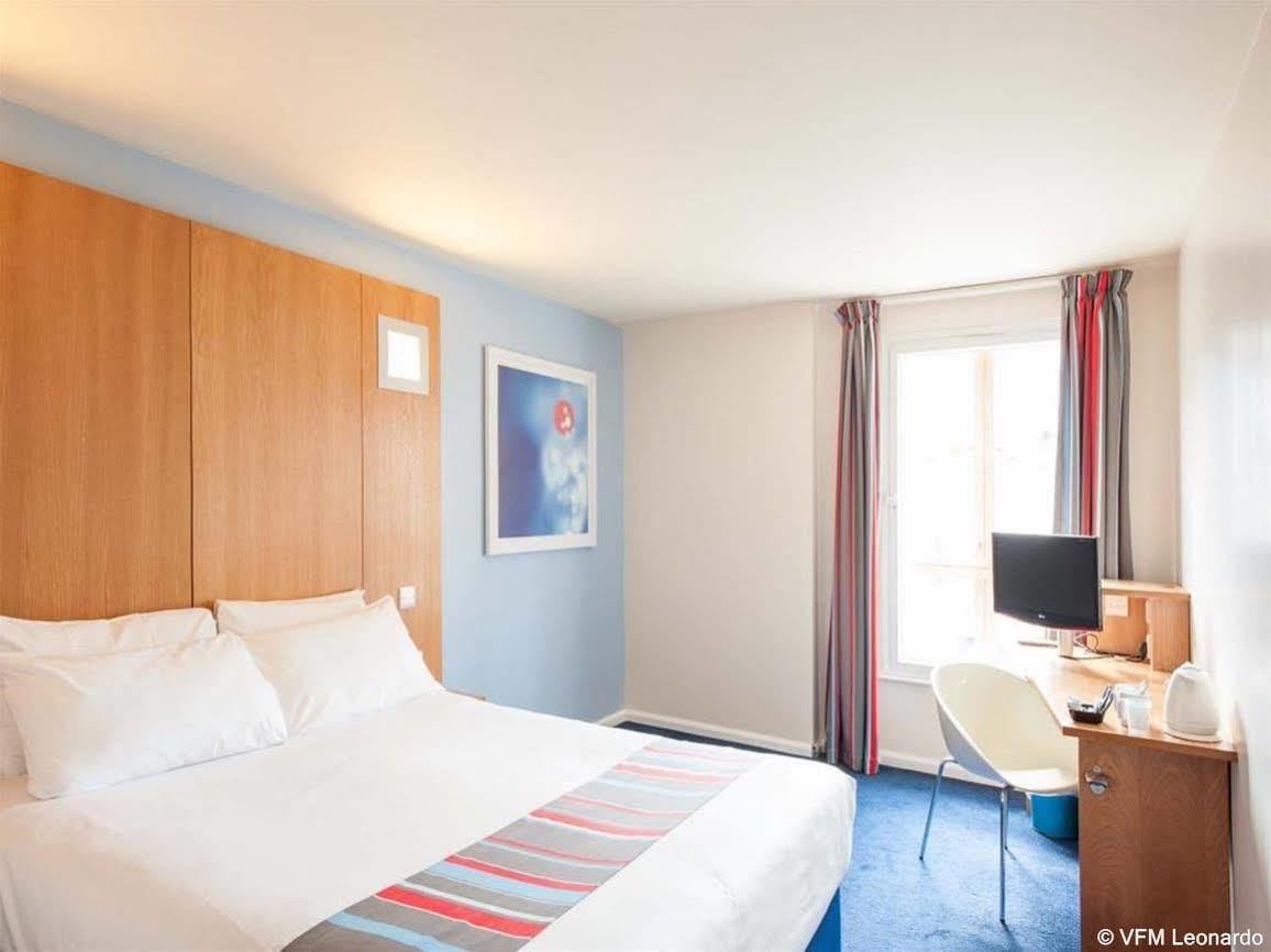 Ramada Encore York Kültér fotó